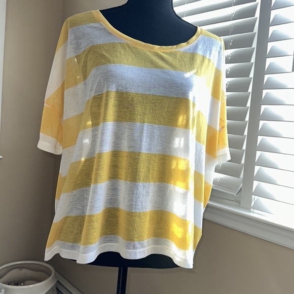 H&M Yellow and White Wide Striped Crop Top - Picture 3 of 12